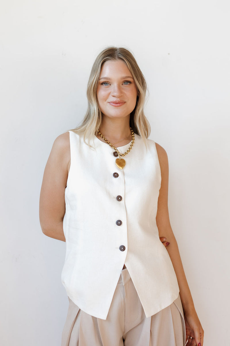 zora vest