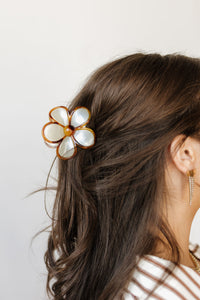 Betty floral clip