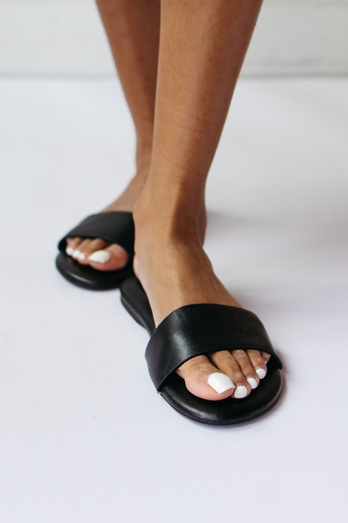 hailey flat sandals