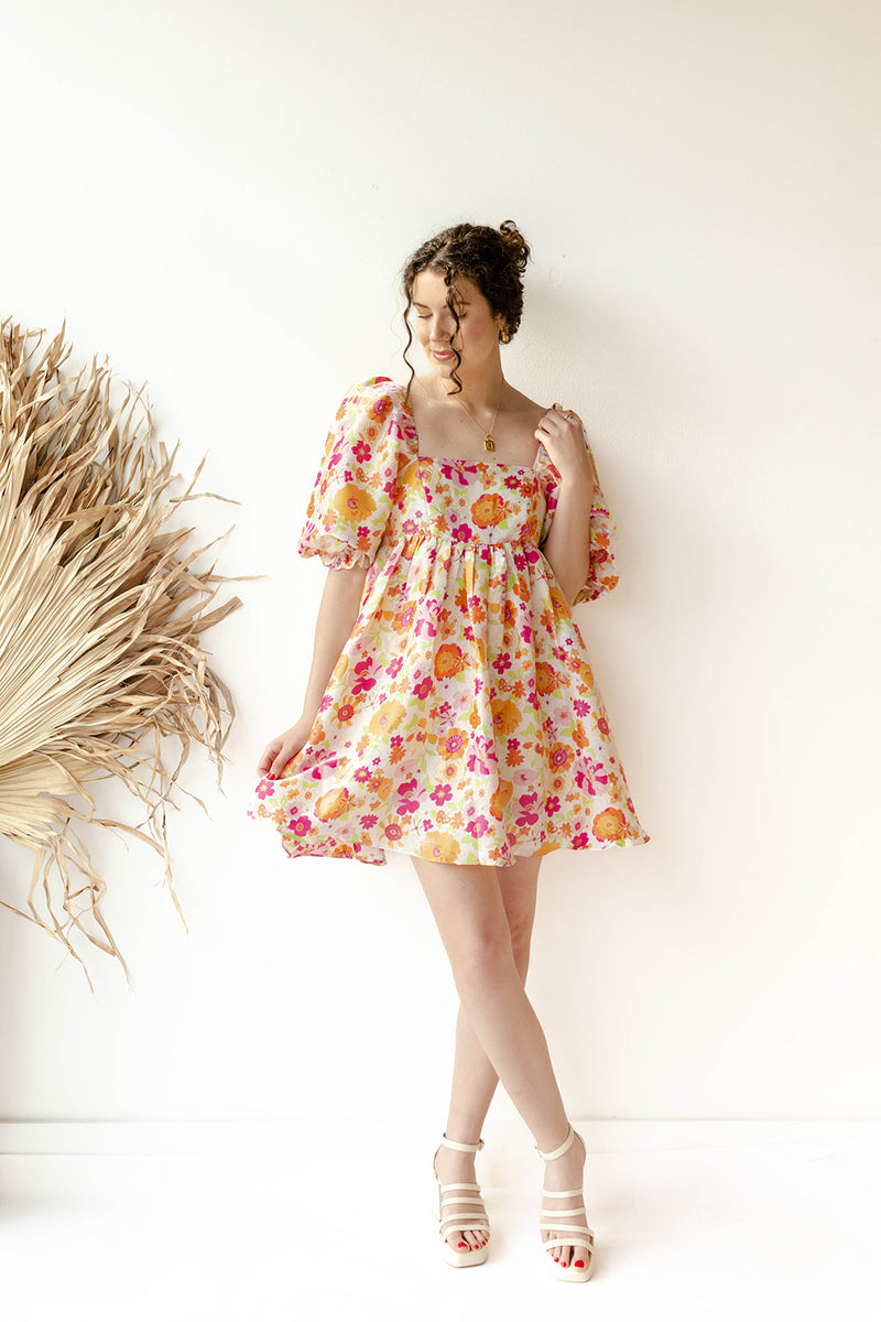 mode, it's a party mini dress