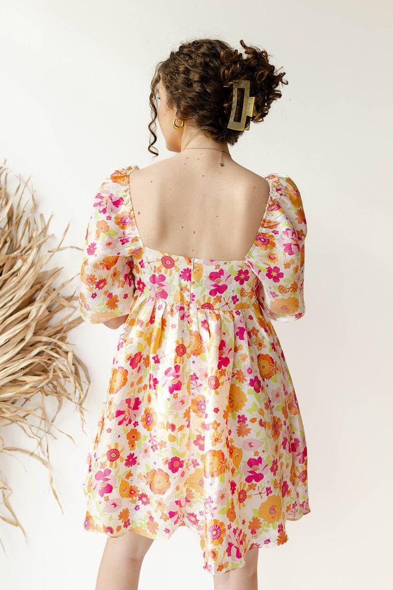 mode, it's a party mini dress