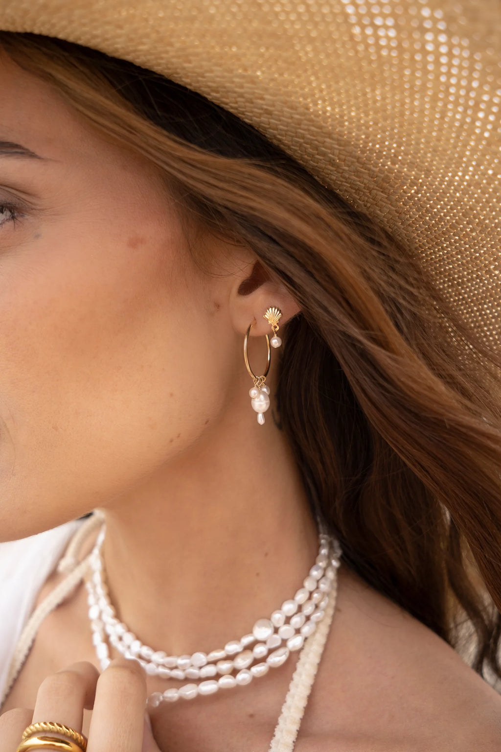 mode, shell earrings