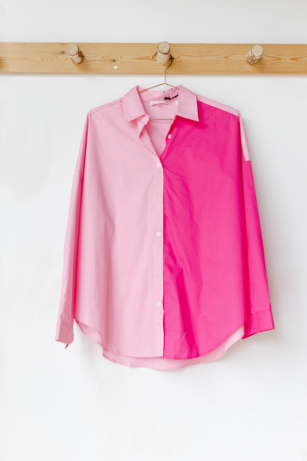 mode, color block me button down