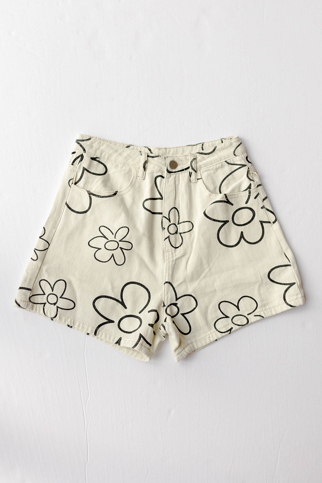 mode, daisy print shorts