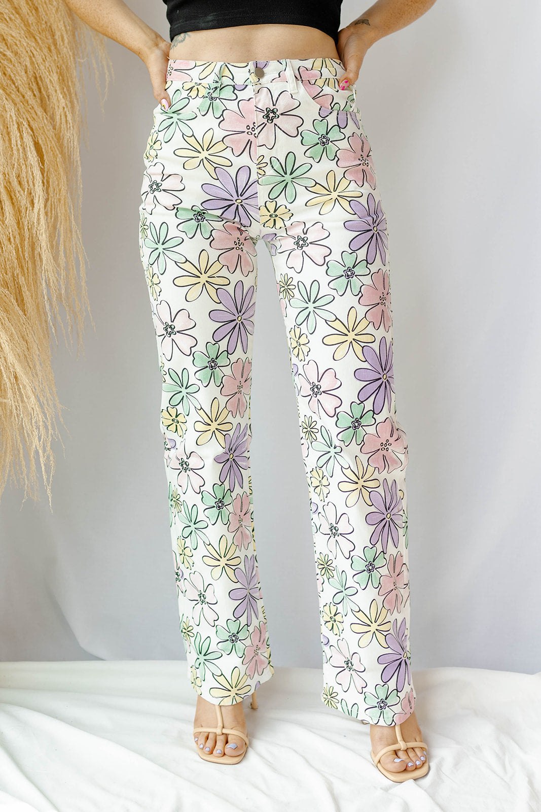 mode, watercolor daisy pants
