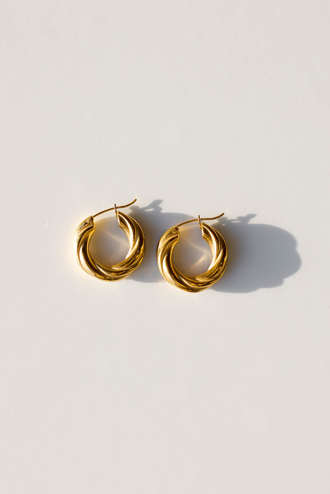 mode, kailee hoops
