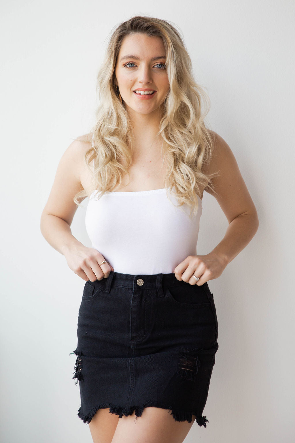 mode, frayed hem ripped denim skirt