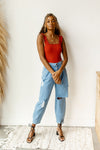 mode, distressed jogger denim