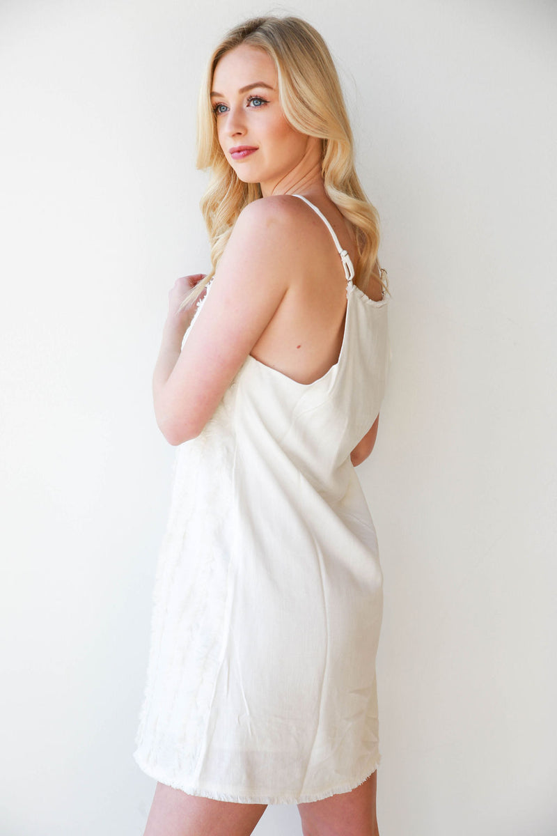 mode, frayed all around dress