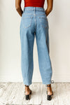mode, distressed jogger denim