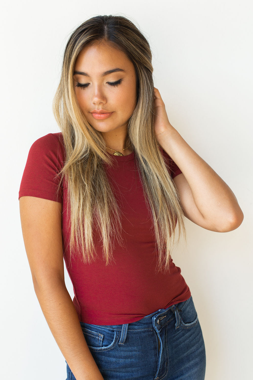 mode, round neck rib top