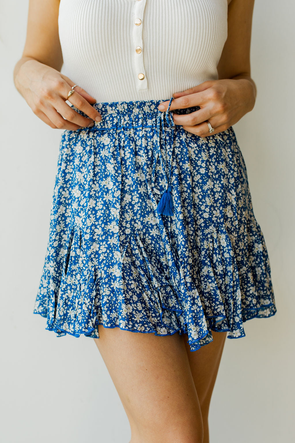 mode, stretch mini skirt