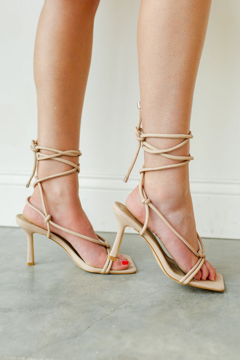 mode, string me along heels