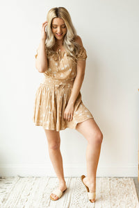 mode, under the kiwi tree off shoulder crop wvn top