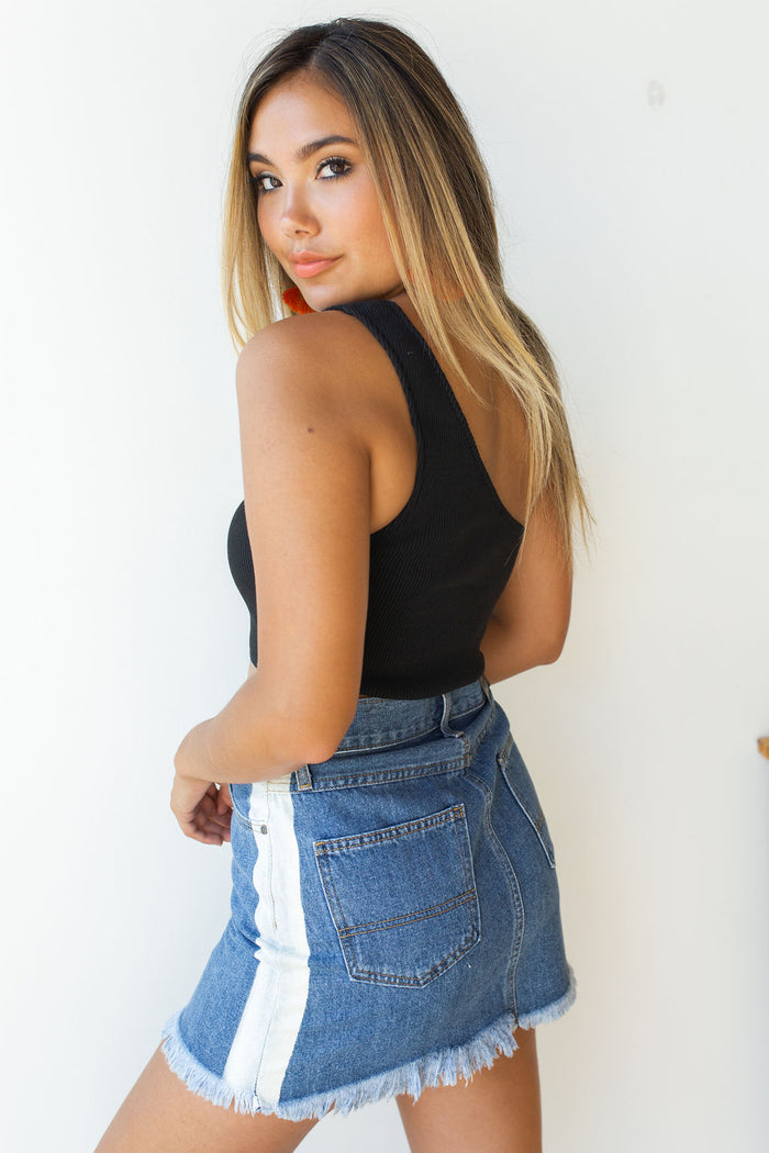 mode, painted white skirt