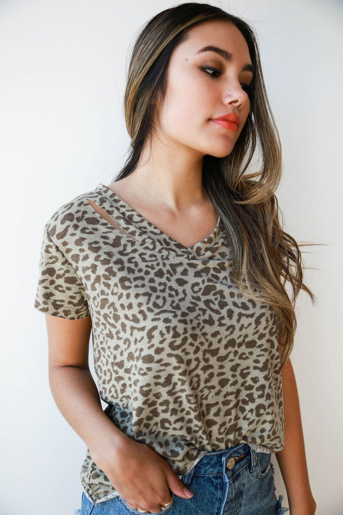 mode, ultimate v neck tee