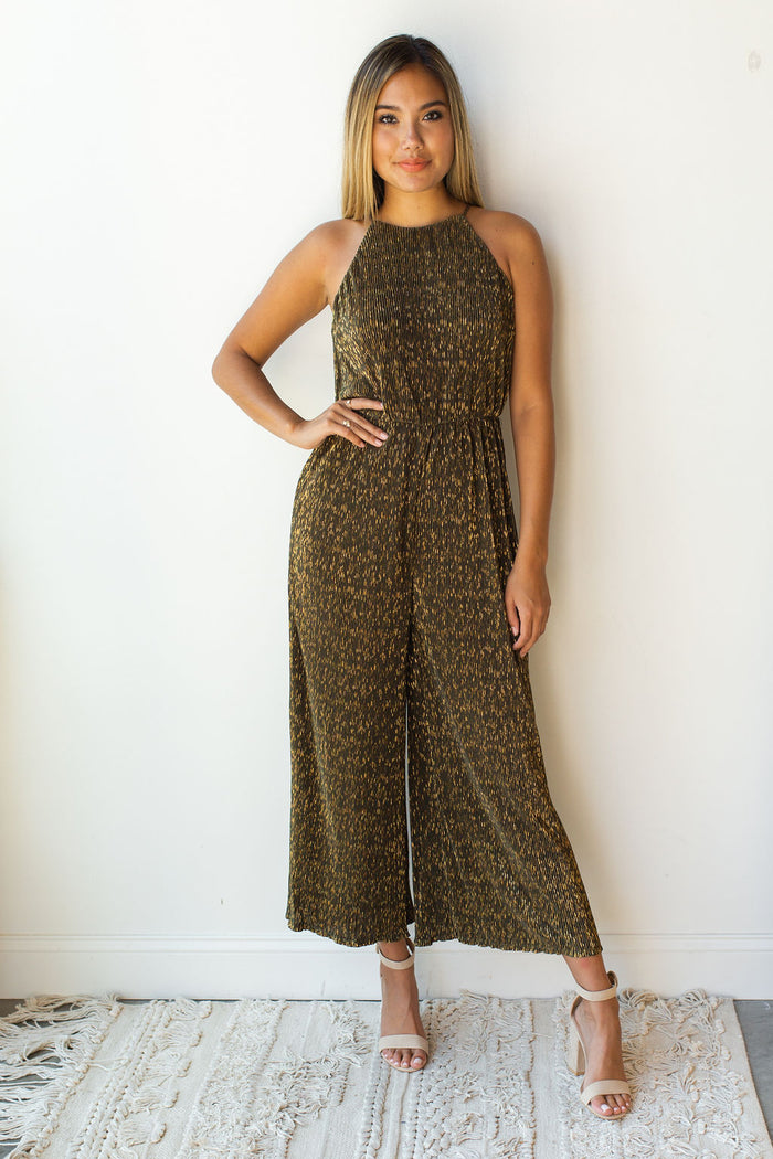 mode, jumping all in halter jumpsuit