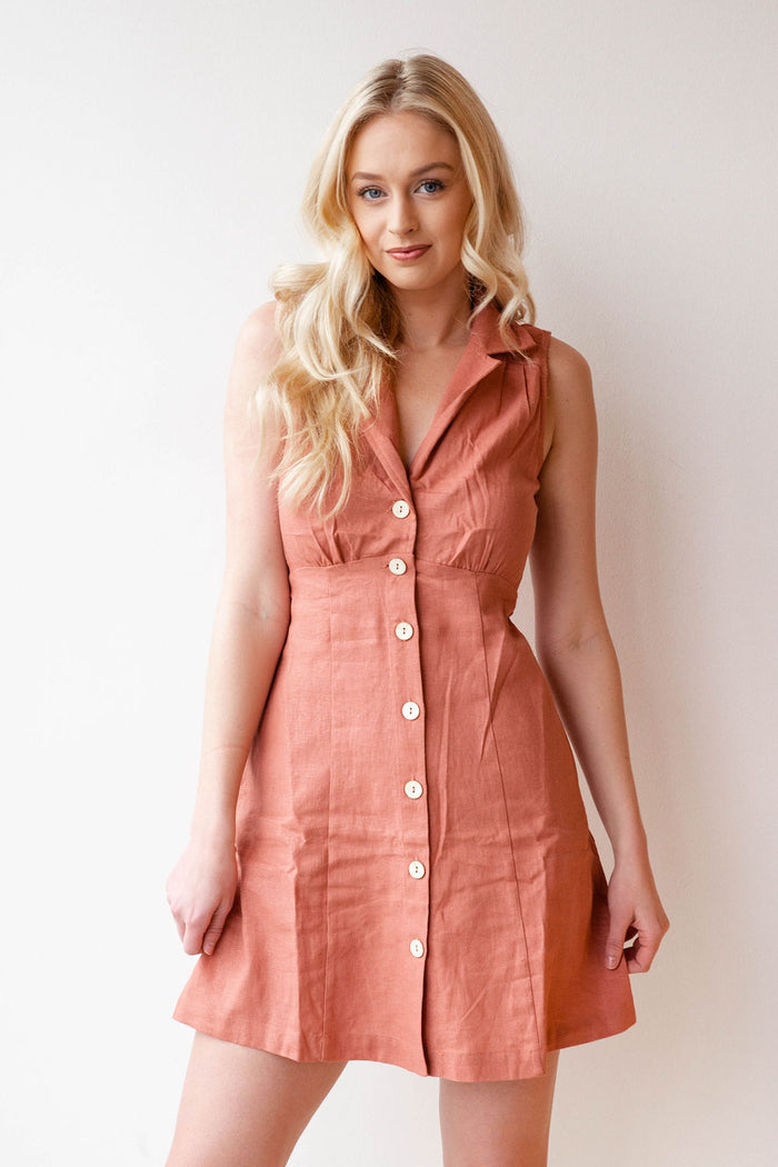 mode, pop your collar dress