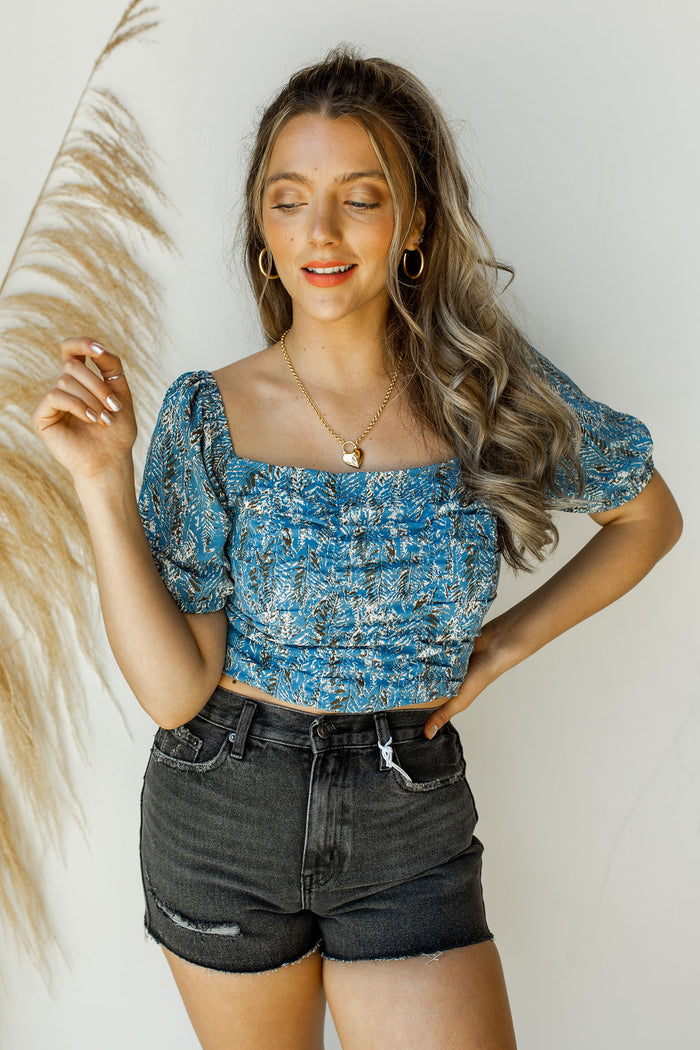mode, square neck smocked crop