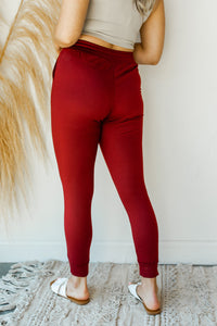 mode, stay in cozy joggers