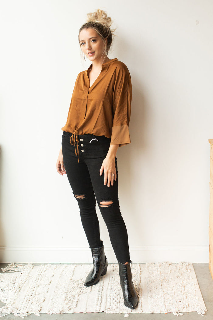 mode, contrast sleeve satin blouse