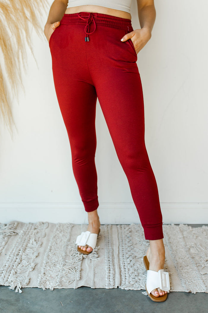 mode, stay in cozy joggers