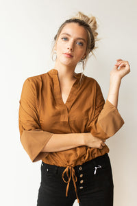 mode, contrast sleeve satin blouse