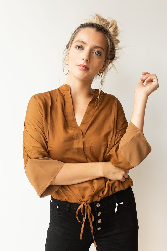 mode, contrast sleeve satin blouse