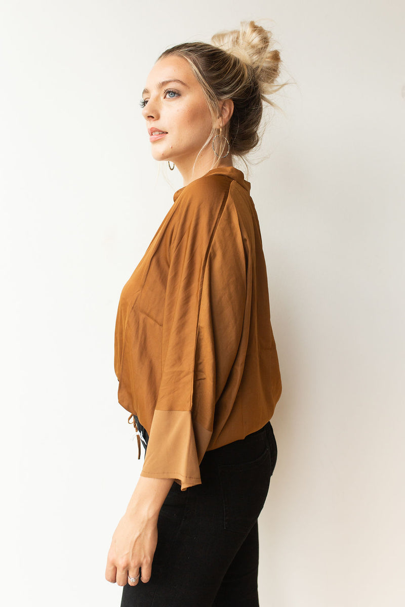 mode, contrast sleeve satin blouse