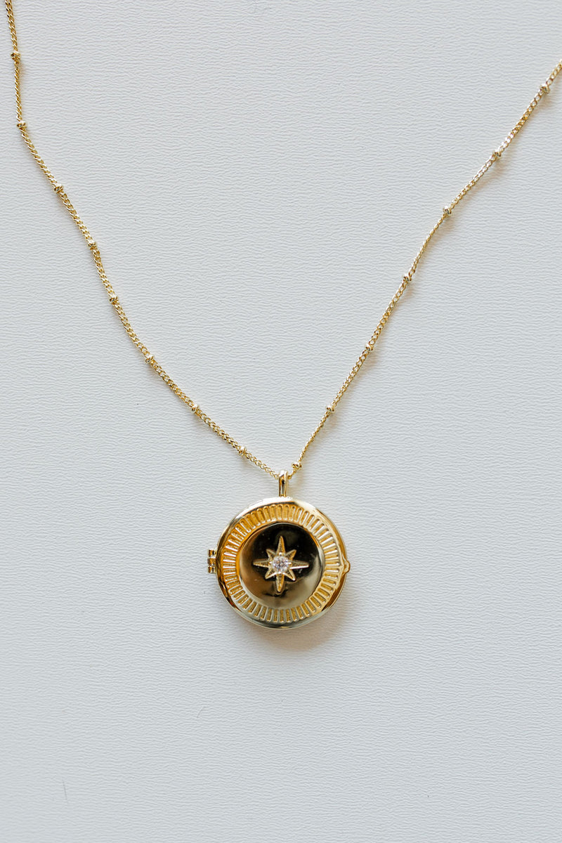 mode, stellar locket necklace