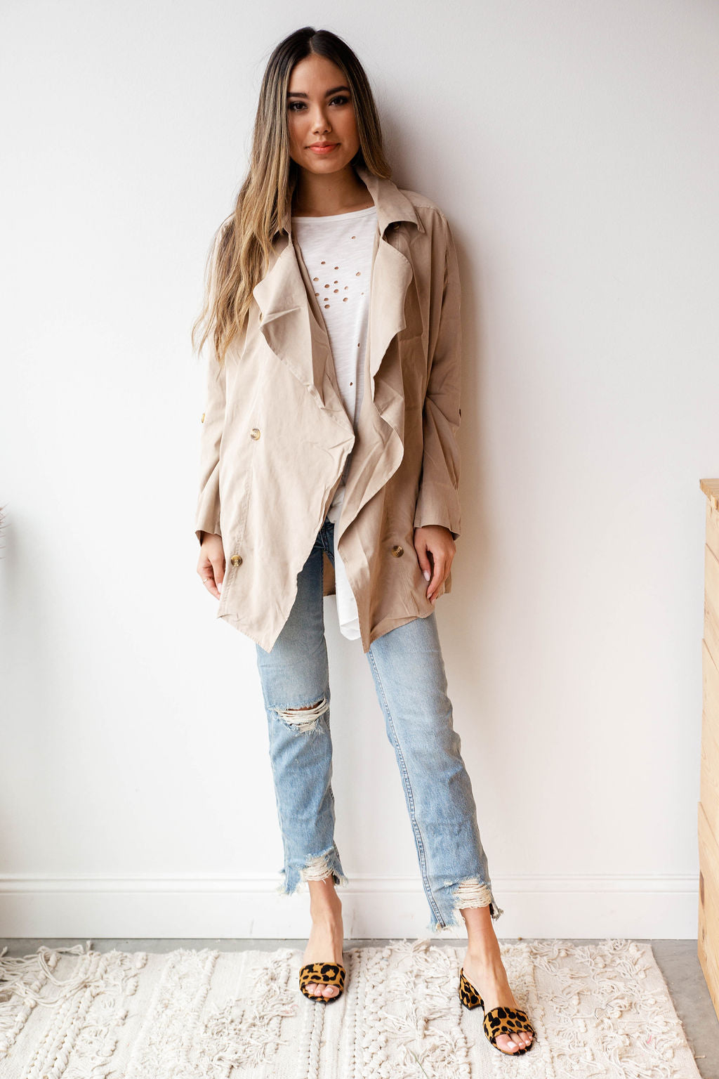 mode, distressed tie front top