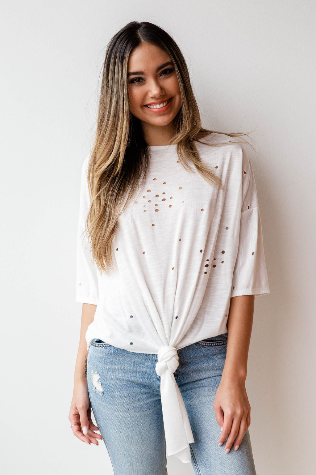 mode, distressed tie front top
