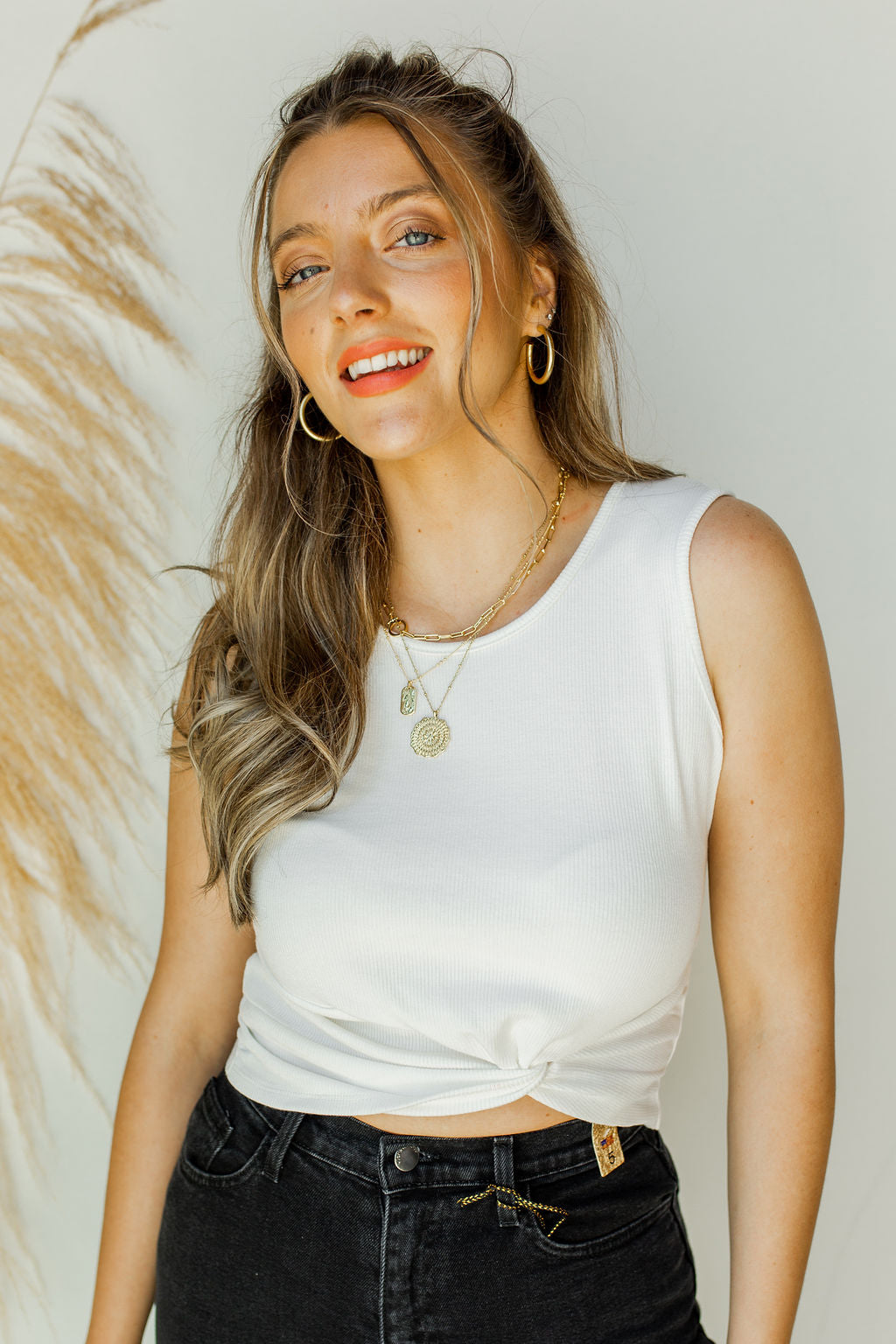 mode, luna twist front white