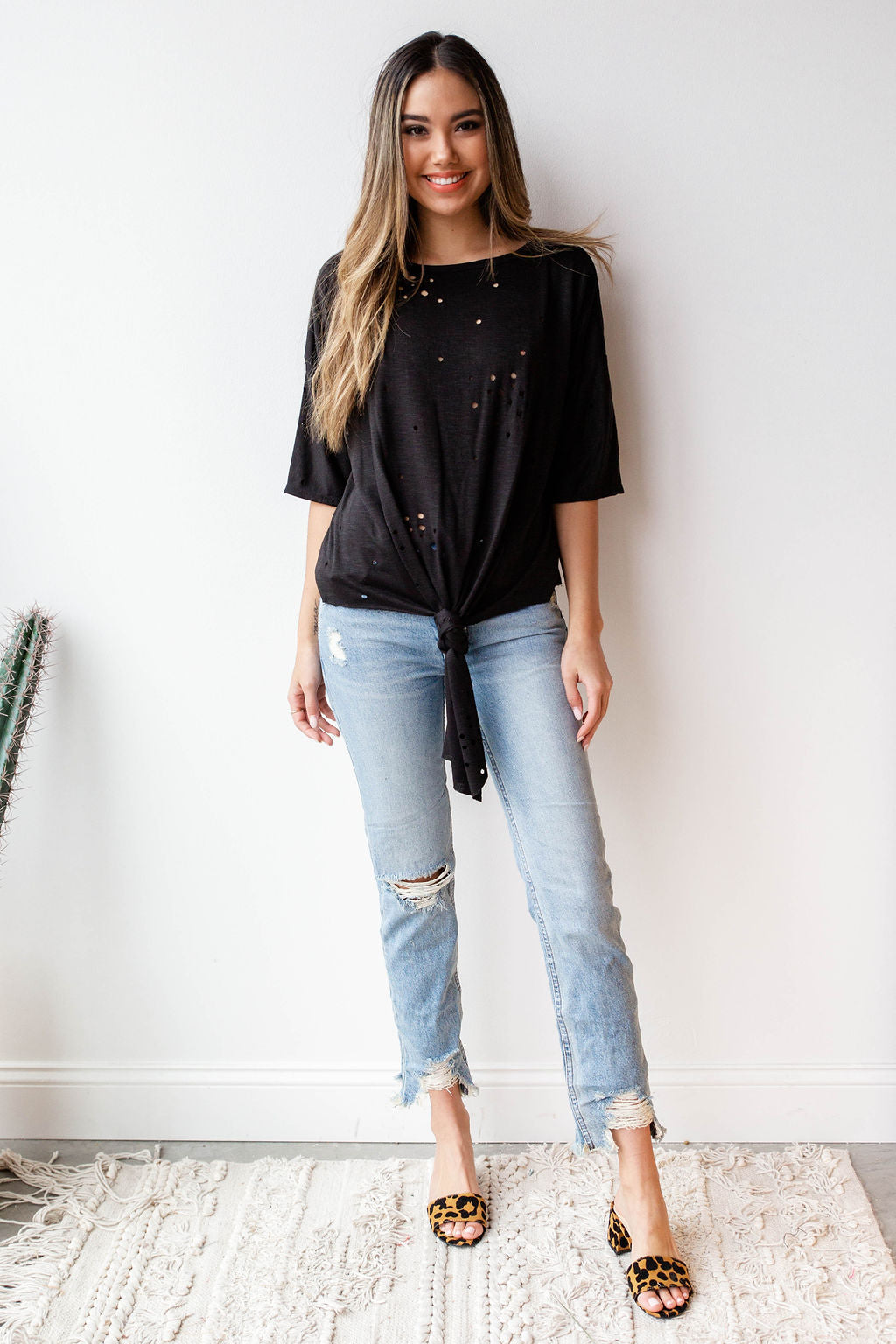 mode, distressed tie front top