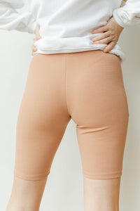 mode, textured biker shorts
