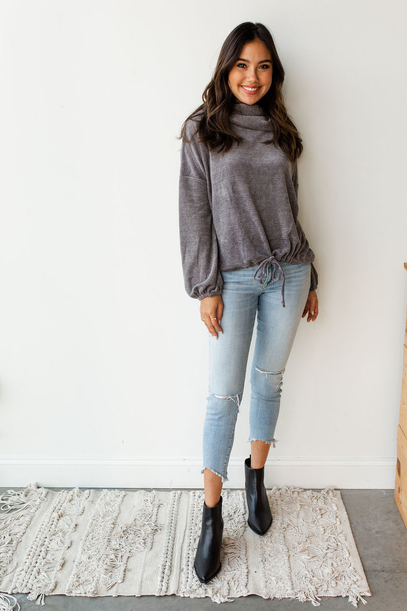 mode, lifestyle cowl neck top