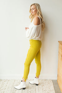 mode, electric distressed skinny
