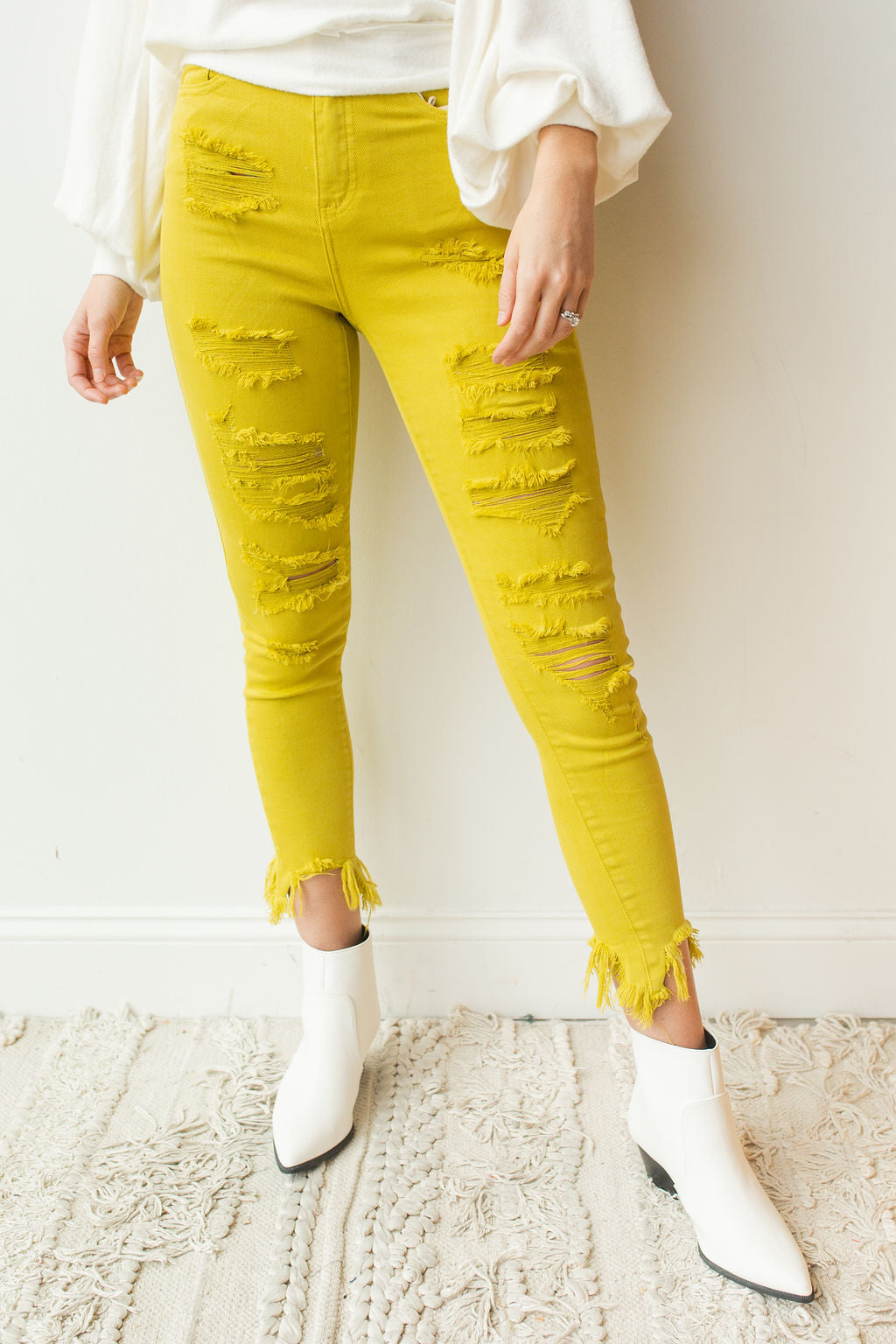 mode, electric distressed skinny