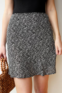 mode, wild hearts leopard mini skirt