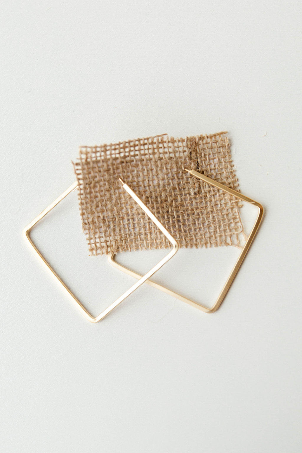 mode, hoop to be square earring
