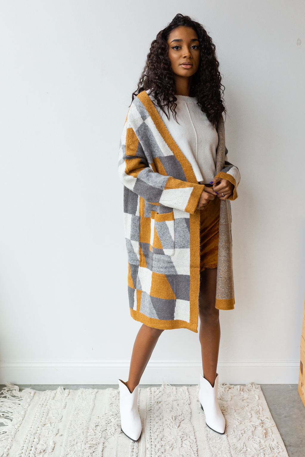 mode, mustard mix sweater