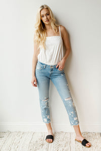 mode, dremeled boyfriend jeans