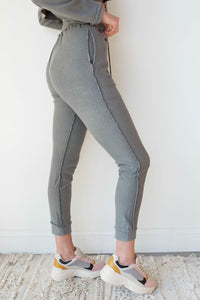 mode, Morning coffee Jogger pants inside out seam