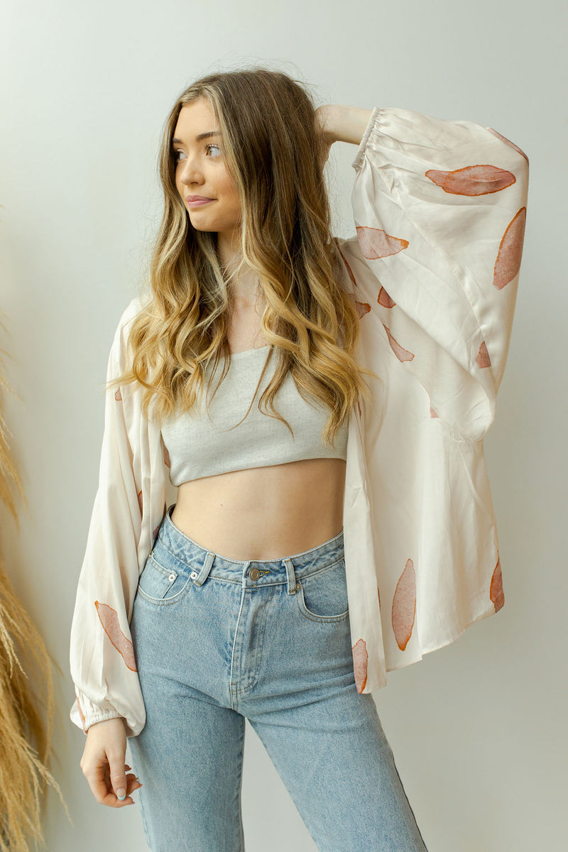 mode, petal print kimono