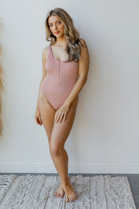 mode, diving in ribbed one piece