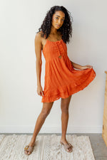 mode, textured cocktail dress