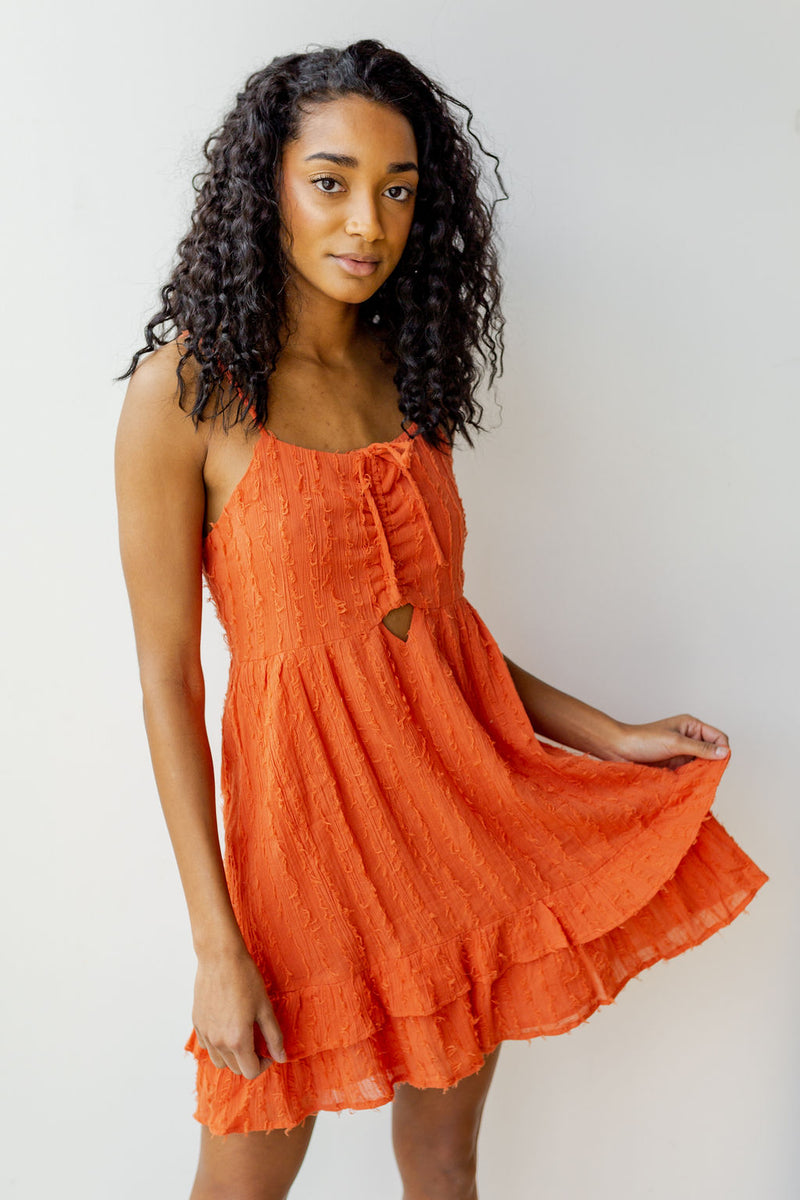 mode, textured cocktail dress