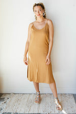 mode, friendly face long slit dress