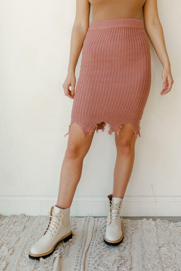 mode, raw hem knit skirt