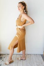 mode, friendly face long slit dress